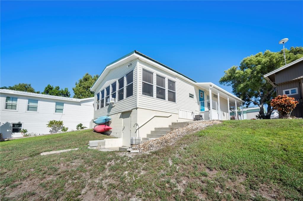 待售: $175,000 (2 贝兹, 2 浴室, 1116 平方英尺)