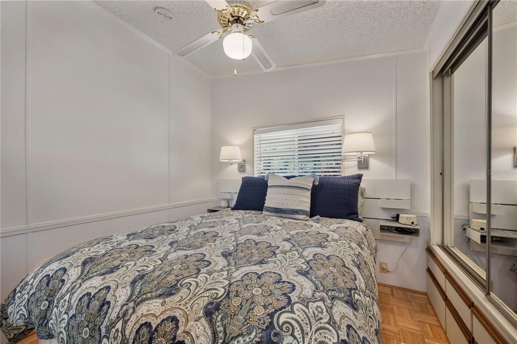 待售: $175,000 (2 贝兹, 2 浴室, 1116 平方英尺)