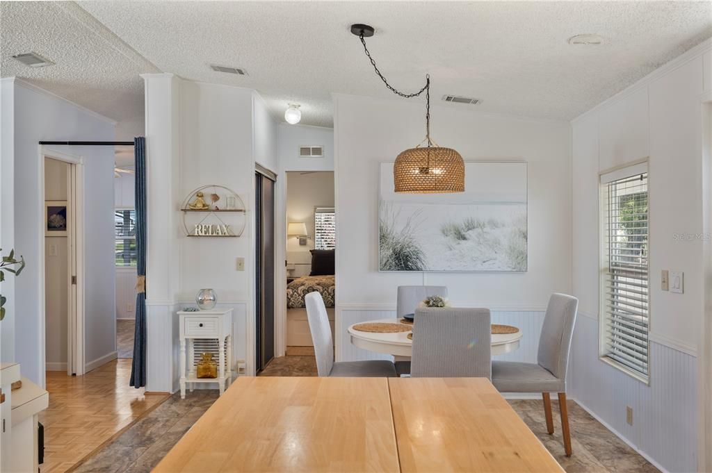 待售: $175,000 (2 贝兹, 2 浴室, 1116 平方英尺)