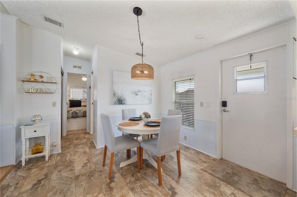 待售: $175,000 (2 贝兹, 2 浴室, 1116 平方英尺)