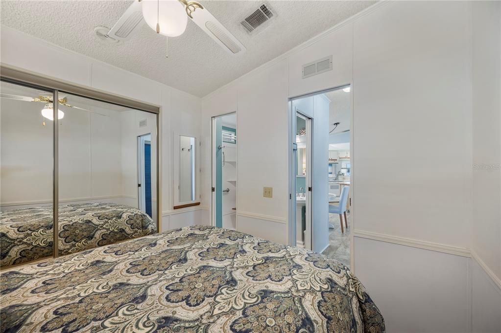 待售: $175,000 (2 贝兹, 2 浴室, 1116 平方英尺)