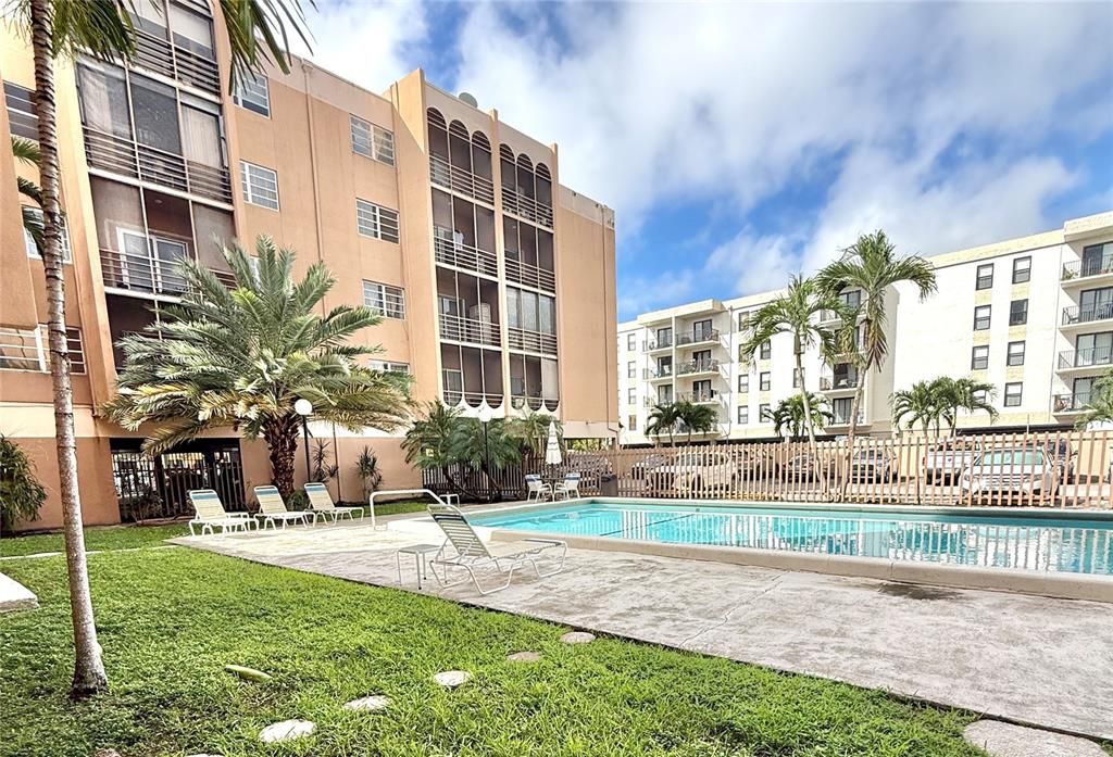 Под контрактом: $249,990 (2 спален, 2 ванн, 1126 Квадратных фут)