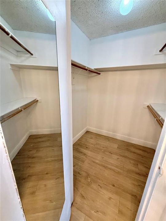 Под контрактом: $249,990 (2 спален, 2 ванн, 1126 Квадратных фут)