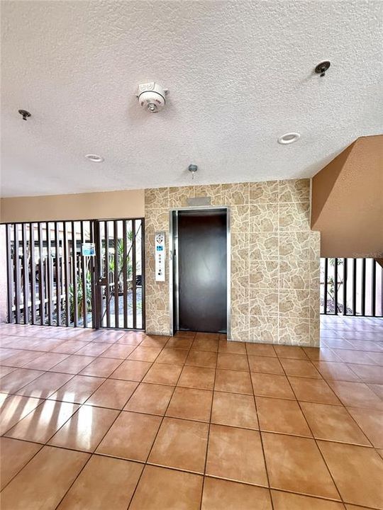 Под контрактом: $249,990 (2 спален, 2 ванн, 1126 Квадратных фут)