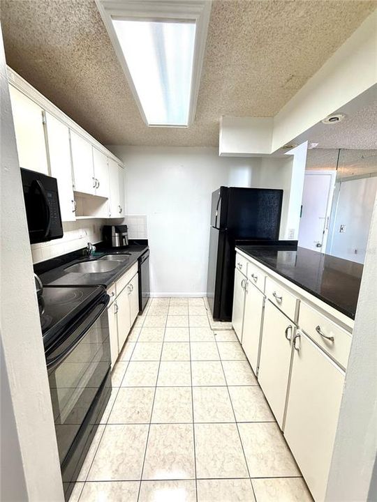 Под контрактом: $249,990 (2 спален, 2 ванн, 1126 Квадратных фут)