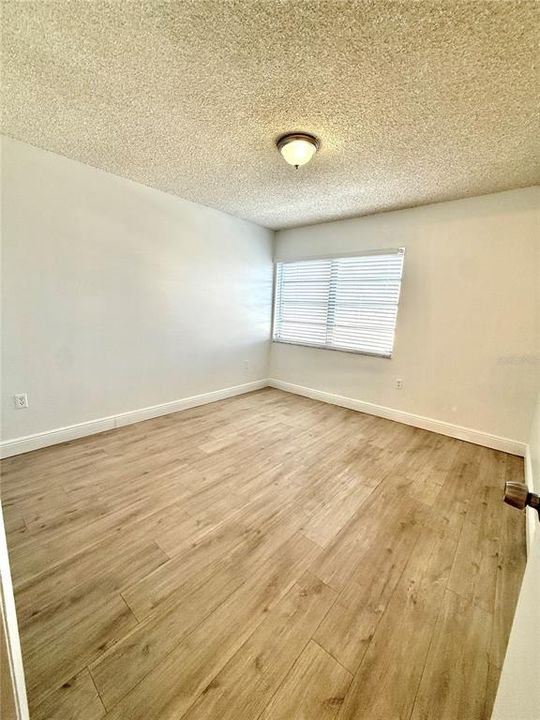 Под контрактом: $249,990 (2 спален, 2 ванн, 1126 Квадратных фут)