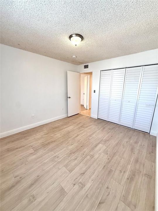 Под контрактом: $249,990 (2 спален, 2 ванн, 1126 Квадратных фут)