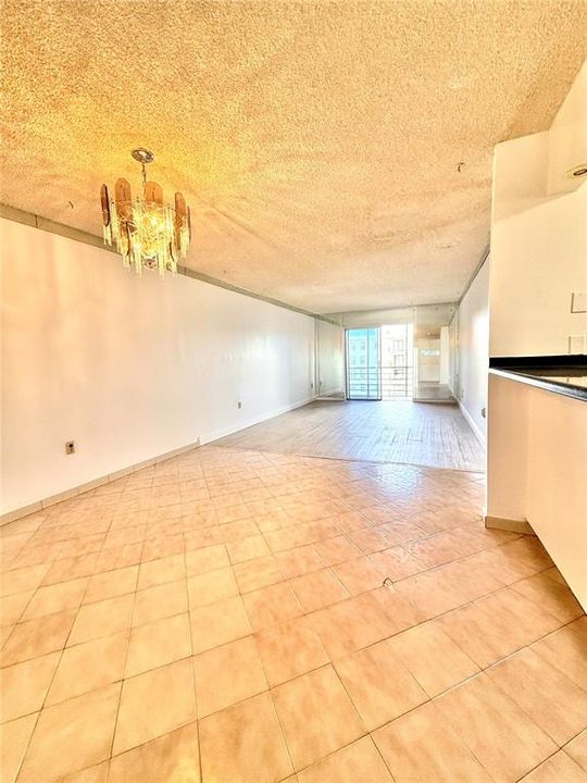 Под контрактом: $249,990 (2 спален, 2 ванн, 1126 Квадратных фут)