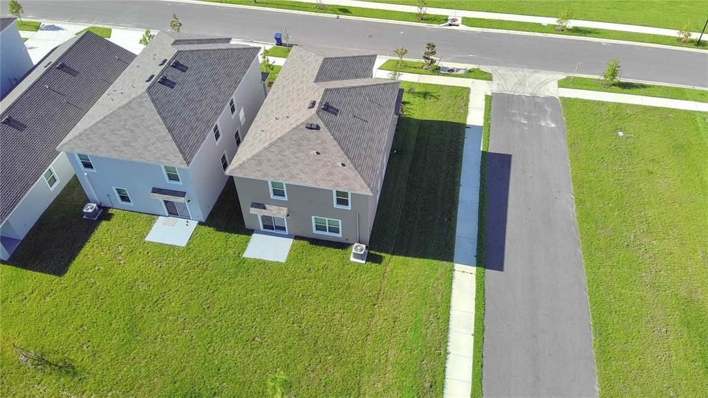 Activo con contrato: $2,200 (4 camas, 2 baños, 2305 Pies cuadrados)