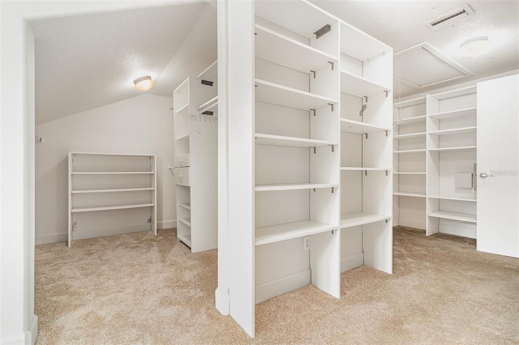 For Sale: $3,350,000 (5 beds, 4 baths, 6834 Square Feet)