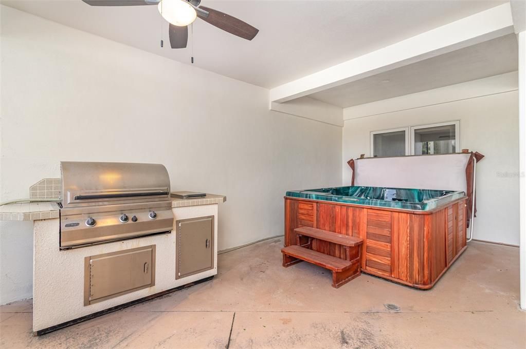 For Sale: $3,350,000 (5 beds, 4 baths, 6834 Square Feet)