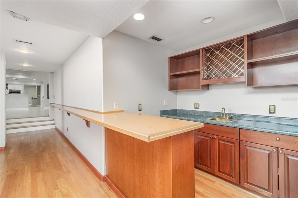 For Sale: $3,350,000 (5 beds, 4 baths, 6834 Square Feet)