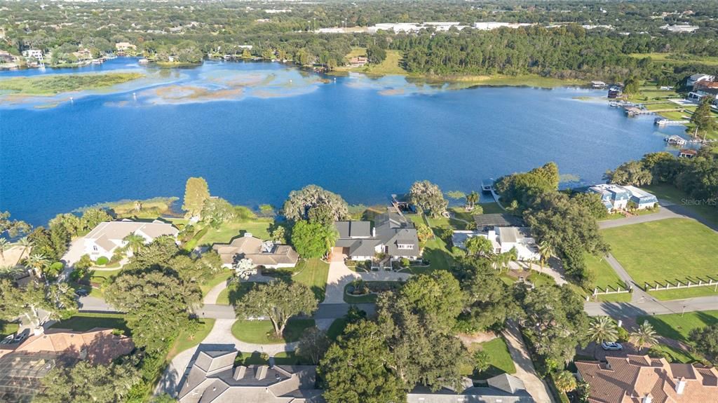 For Sale: $3,350,000 (5 beds, 4 baths, 6834 Square Feet)