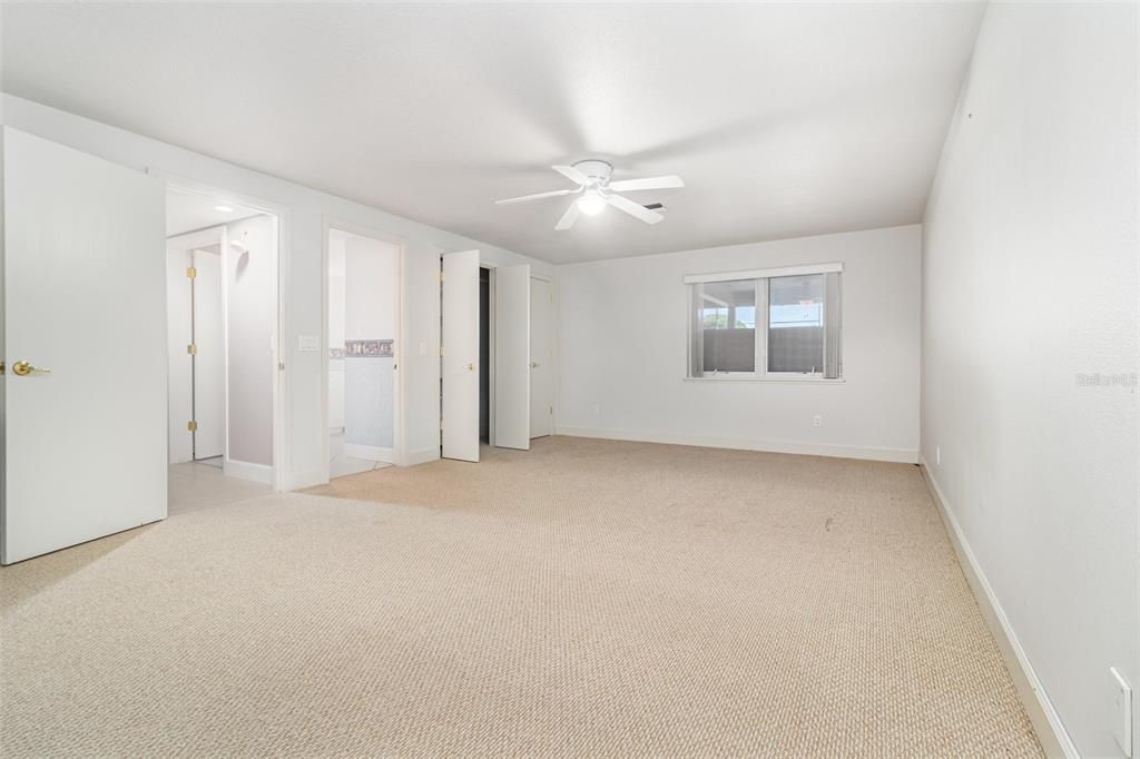 For Sale: $3,350,000 (5 beds, 4 baths, 6834 Square Feet)