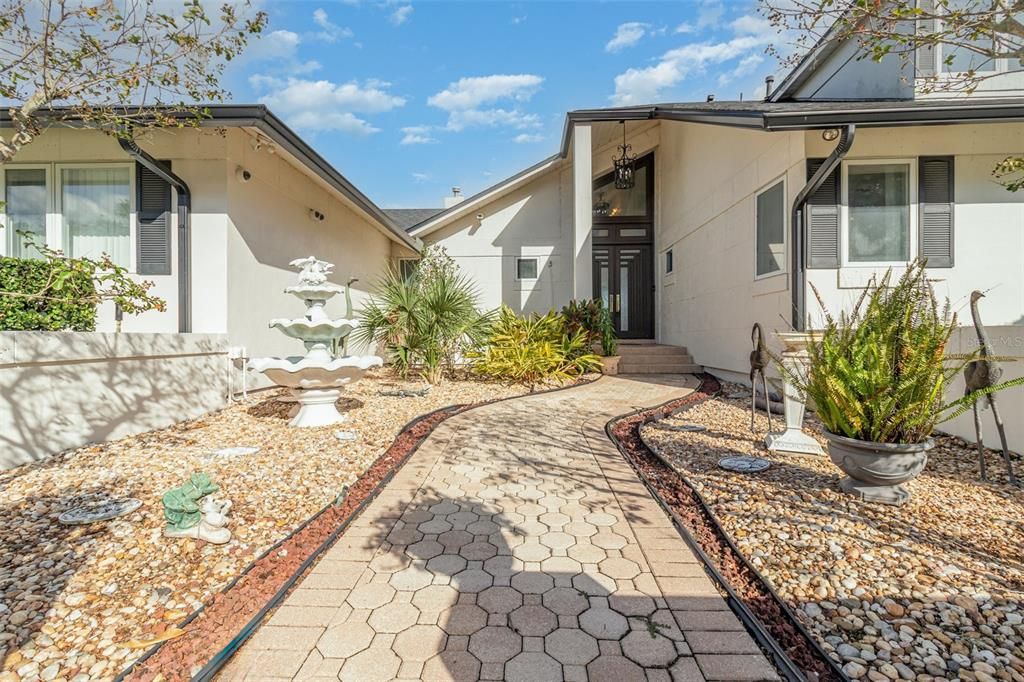 For Sale: $3,350,000 (5 beds, 4 baths, 6834 Square Feet)