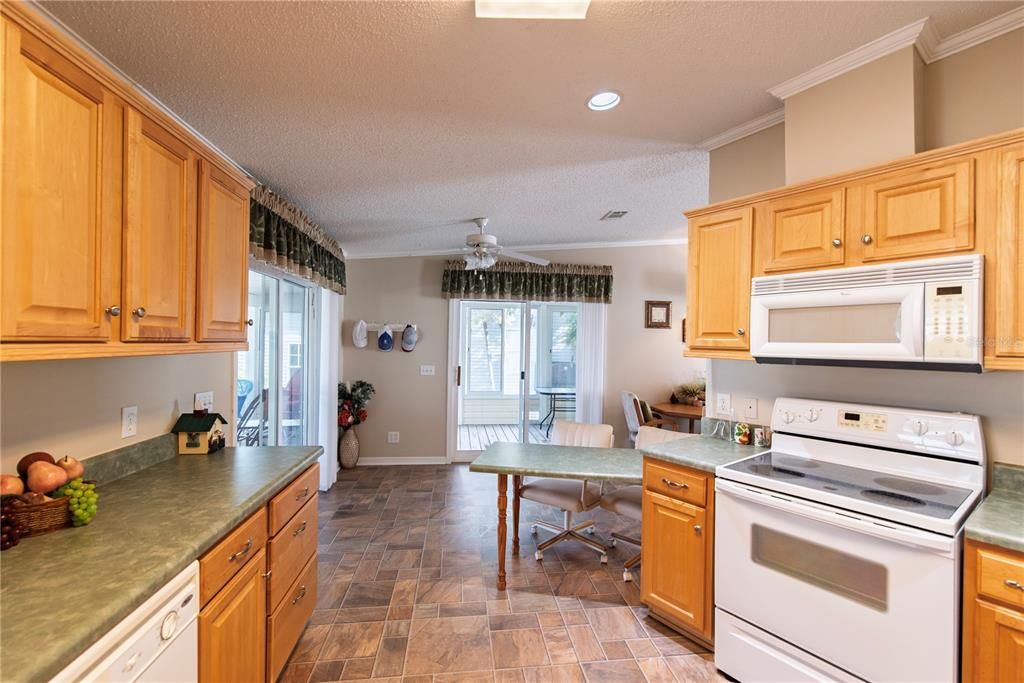 待售: $195,000 (2 贝兹, 2 浴室, 1501 平方英尺)