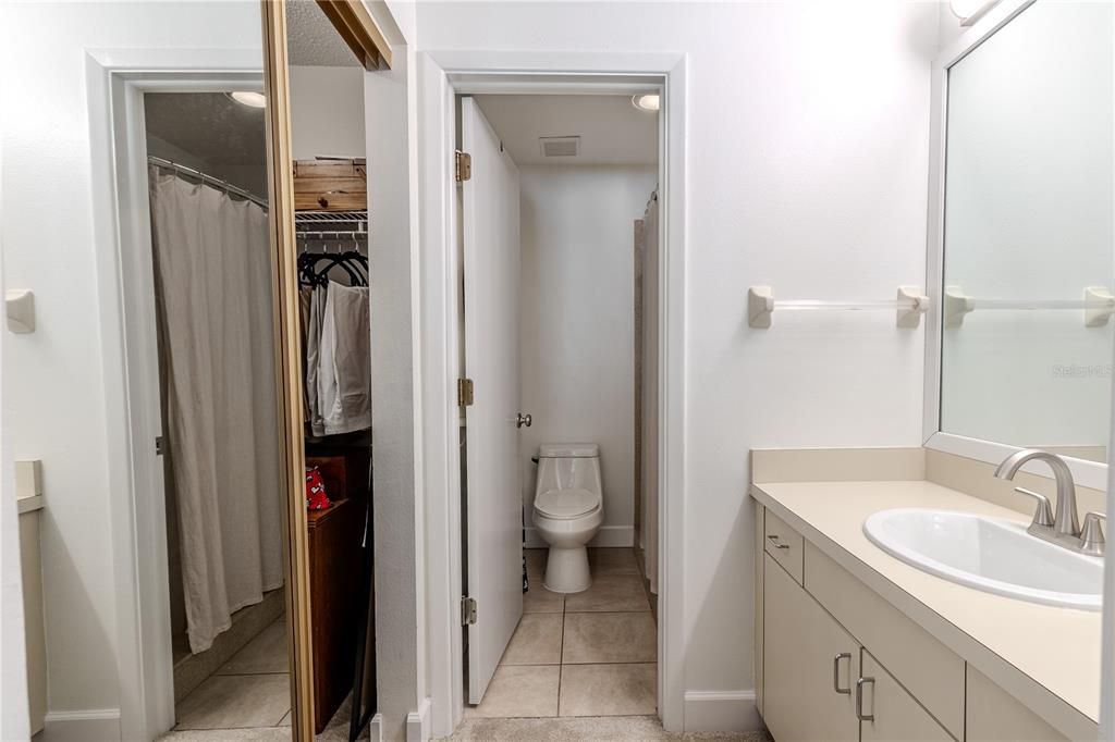 合同活跃: $192,000 (2 贝兹, 2 浴室, 970 平方英尺)