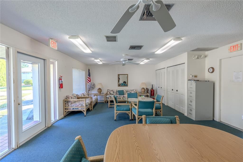 合同活跃: $192,000 (2 贝兹, 2 浴室, 970 平方英尺)