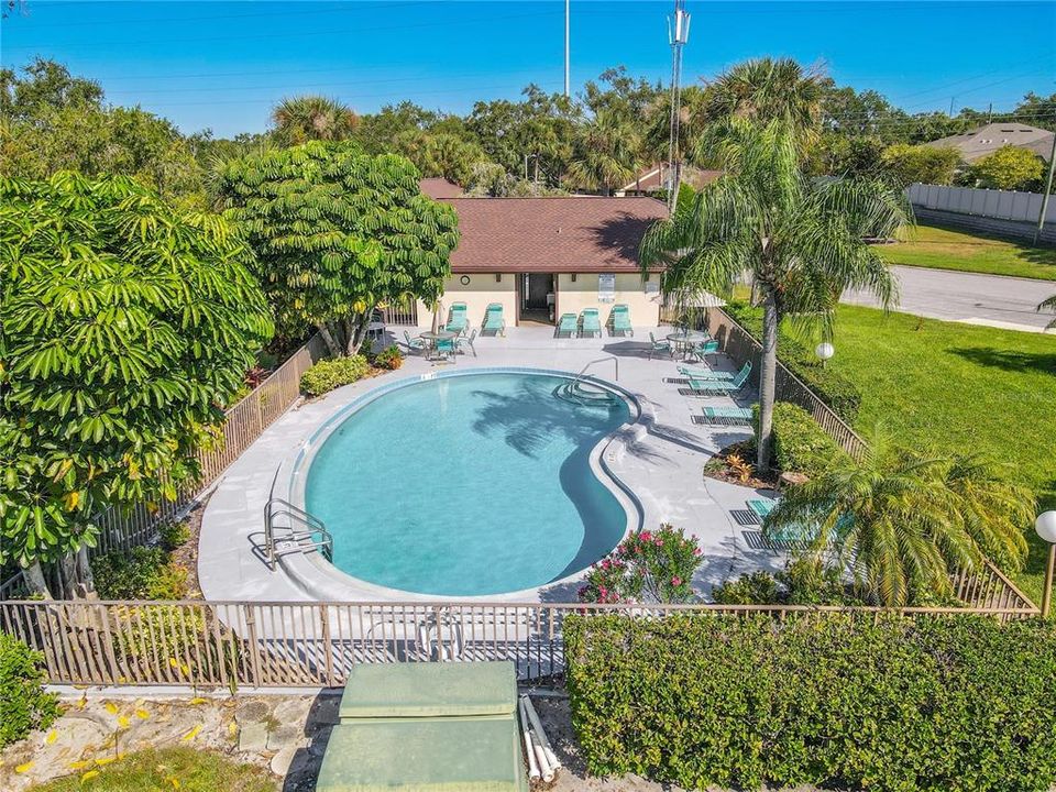 合同活跃: $192,000 (2 贝兹, 2 浴室, 970 平方英尺)