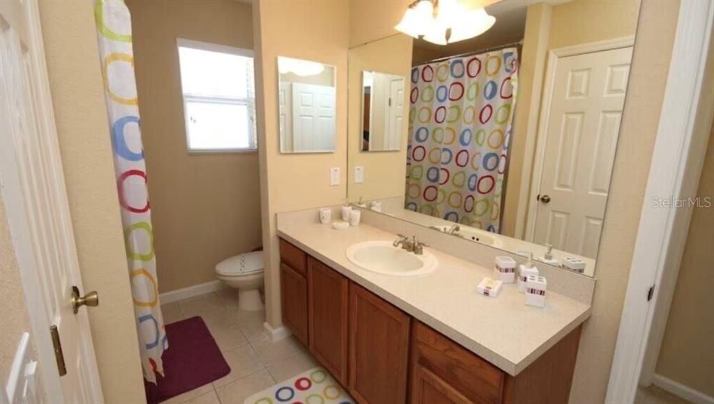 For Sale: $409,000 (6 beds, 5 baths, 2724 Square Feet)