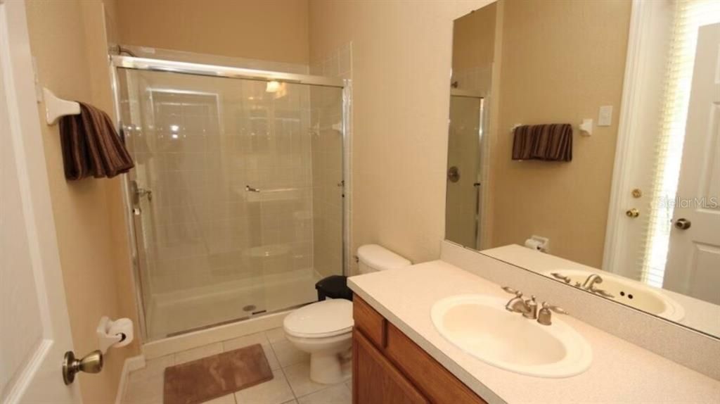 For Sale: $409,000 (6 beds, 5 baths, 2724 Square Feet)