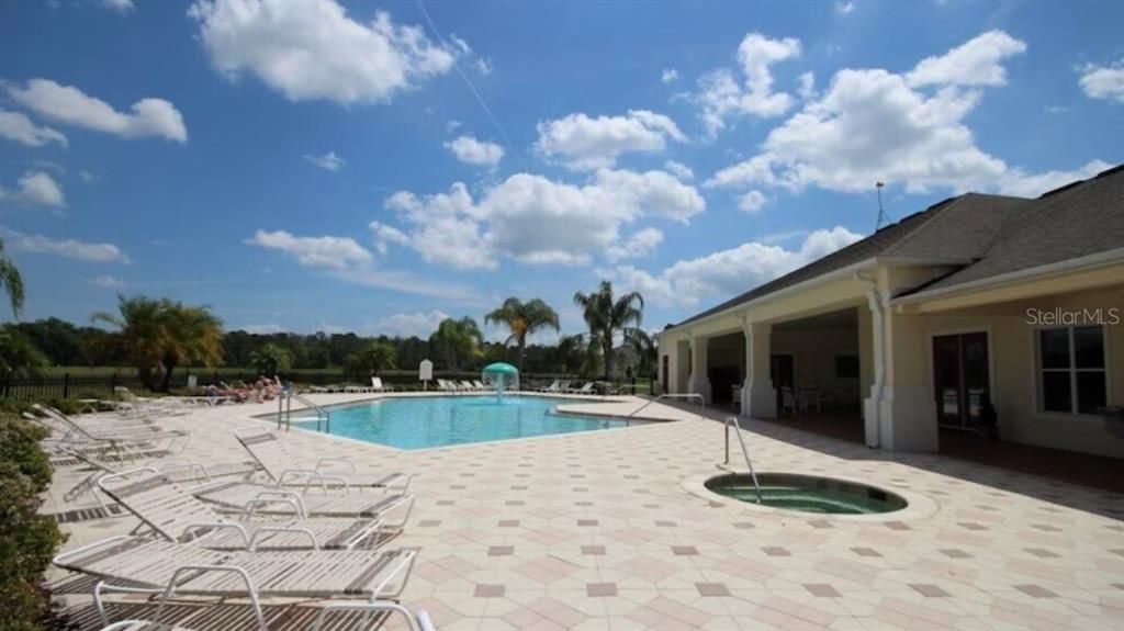 For Sale: $409,000 (6 beds, 5 baths, 2724 Square Feet)