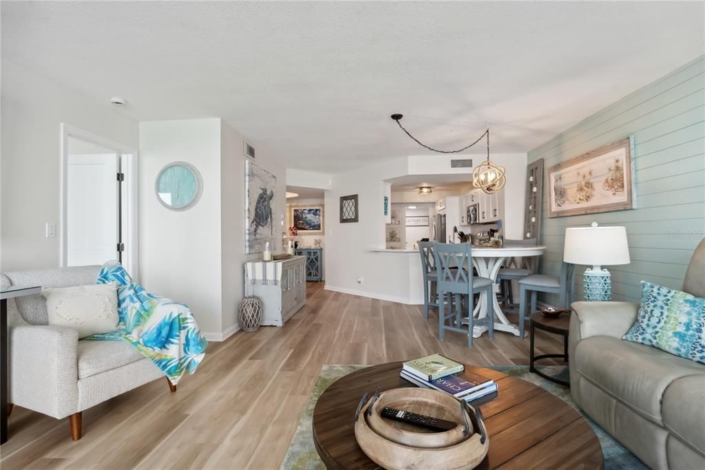 待售: $659,000 (2 贝兹, 2 浴室, 1255 平方英尺)