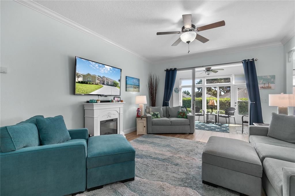 Active With Contract: $387,500 (3 beds, 2 baths, 1858 Square Feet)