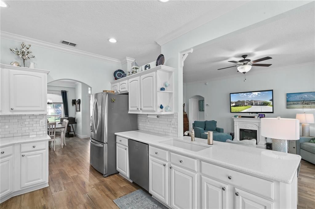 Active With Contract: $387,500 (3 beds, 2 baths, 1858 Square Feet)