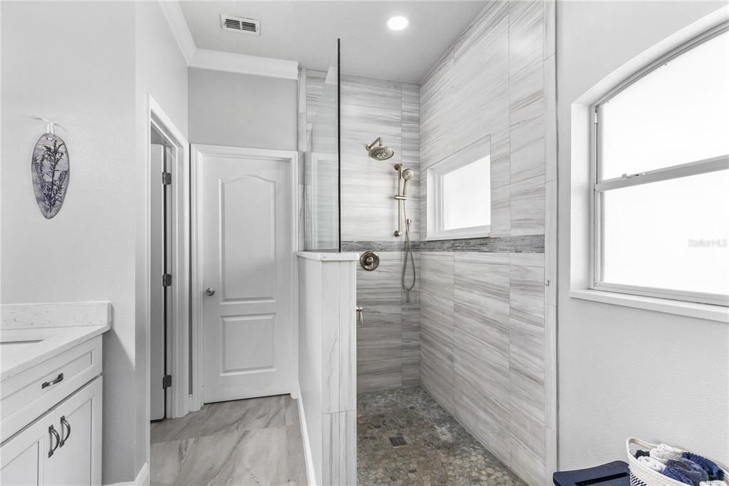 Active With Contract: $387,500 (3 beds, 2 baths, 1858 Square Feet)