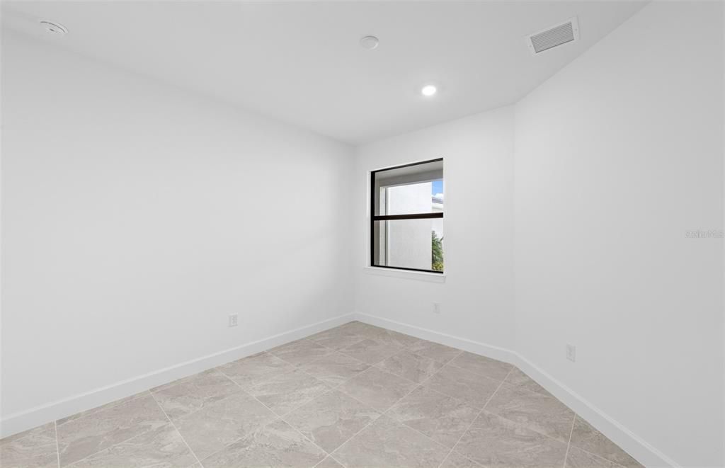 На продажу: $400,000 (2 спален, 2 ванн, 1448 Квадратных фут)