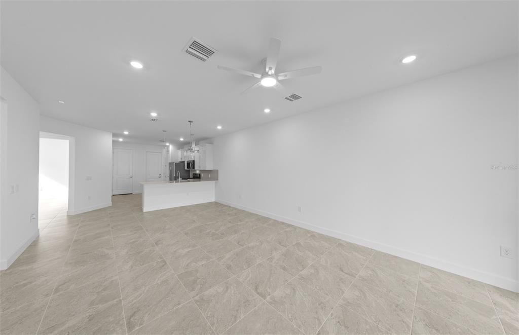 На продажу: $400,000 (2 спален, 2 ванн, 1448 Квадратных фут)