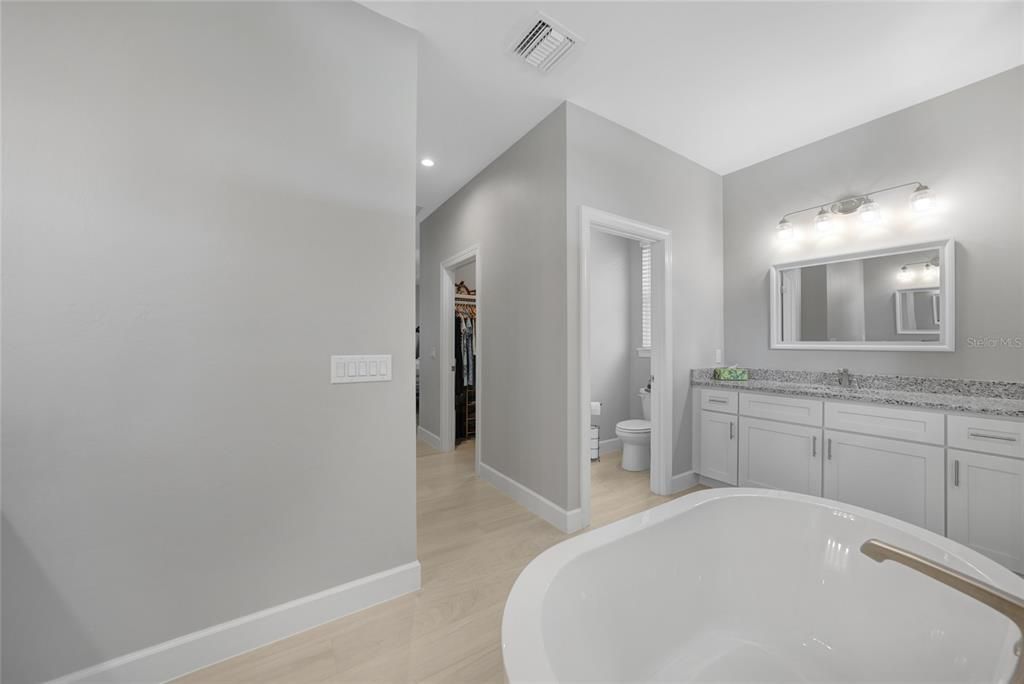 For Sale: $624,900 (3 beds, 2 baths, 2003 Square Feet)