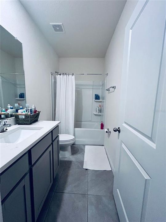 Active With Contract: $2,095 (3 beds, 2 baths, 1673 Square Feet)