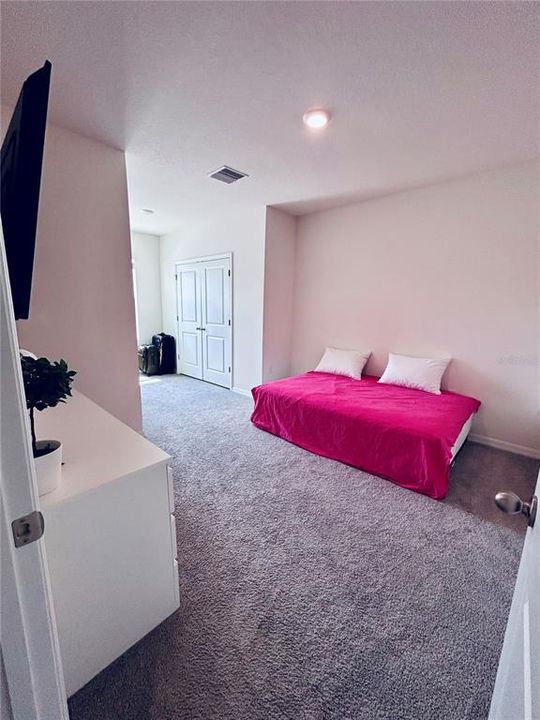 Active With Contract: $2,095 (3 beds, 2 baths, 1673 Square Feet)