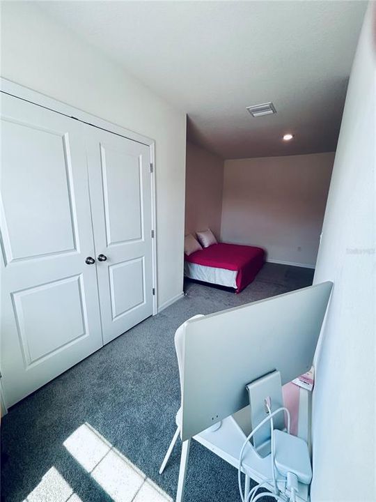 Active With Contract: $2,095 (3 beds, 2 baths, 1673 Square Feet)