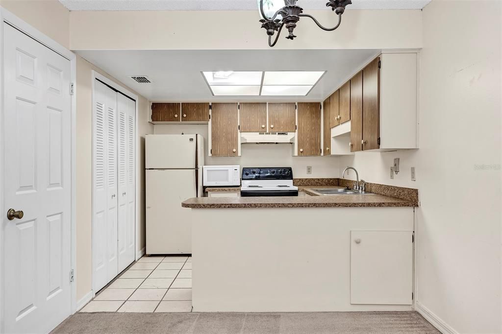 На продажу: $179,000 (2 спален, 2 ванн, 918 Квадратных фут)