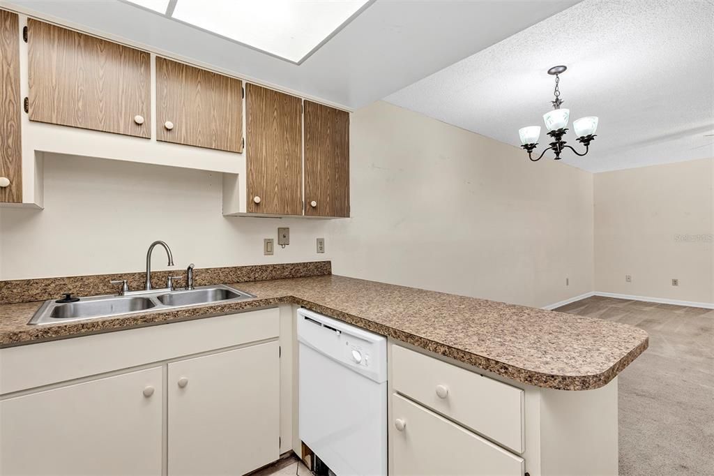 На продажу: $179,000 (2 спален, 2 ванн, 918 Квадратных фут)