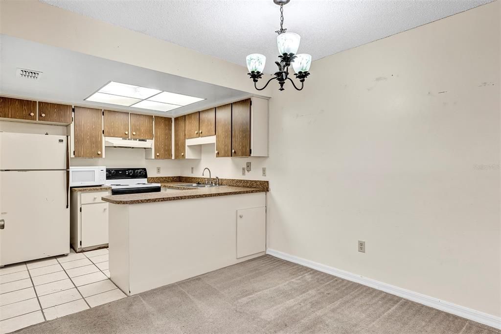 На продажу: $179,000 (2 спален, 2 ванн, 918 Квадратных фут)