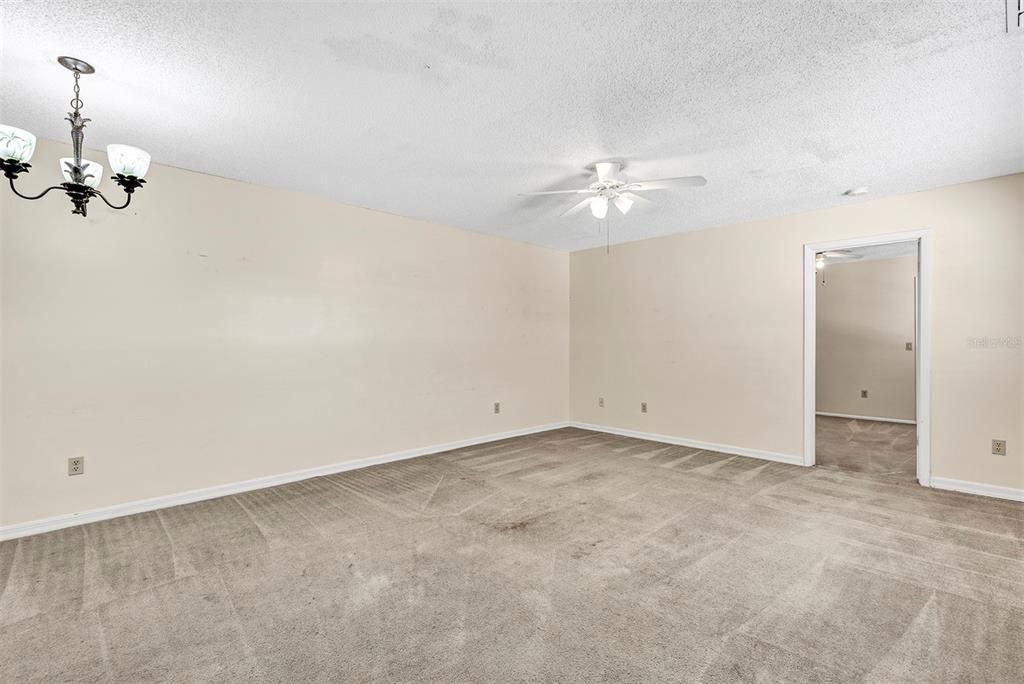 На продажу: $179,000 (2 спален, 2 ванн, 918 Квадратных фут)