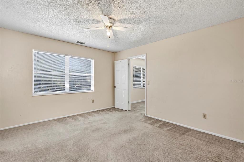 На продажу: $179,000 (2 спален, 2 ванн, 918 Квадратных фут)