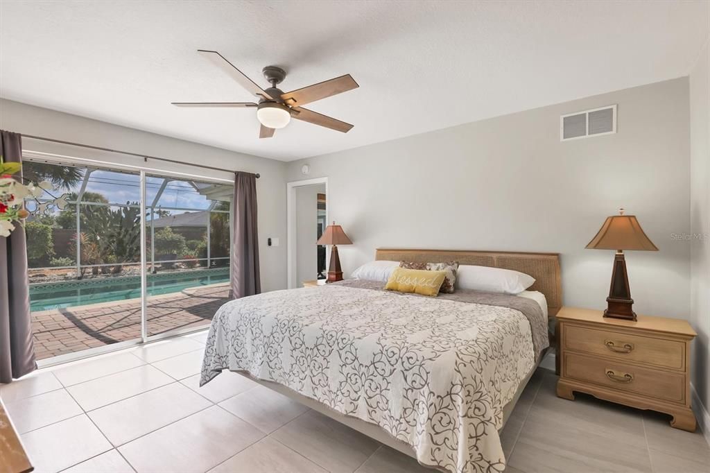 合同活跃: $625,000 (3 贝兹, 2 浴室, 2019 平方英尺)