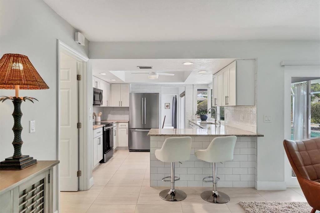 合同活跃: $625,000 (3 贝兹, 2 浴室, 2019 平方英尺)