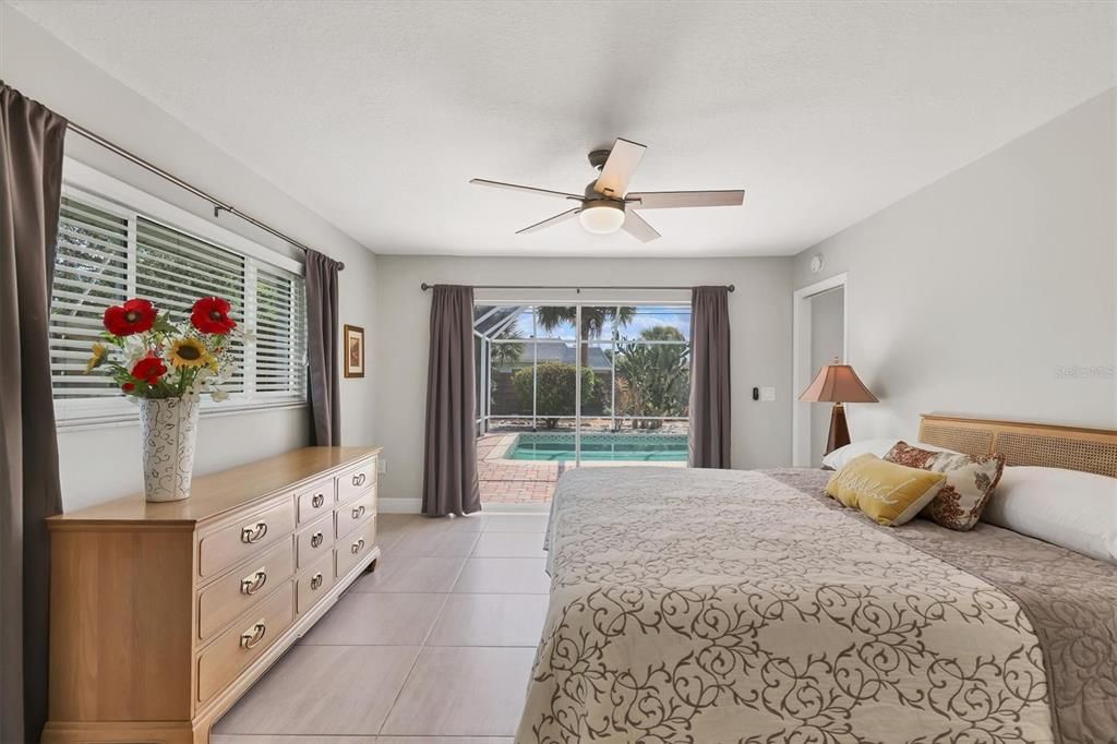 合同活跃: $625,000 (3 贝兹, 2 浴室, 2019 平方英尺)