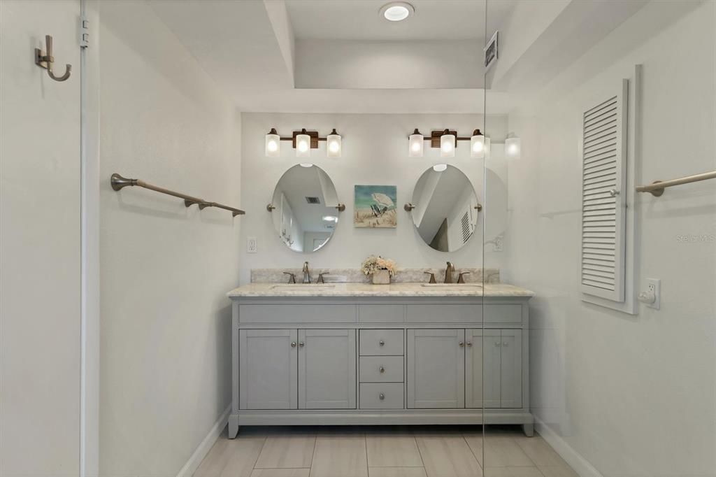 合同活跃: $625,000 (3 贝兹, 2 浴室, 2019 平方英尺)