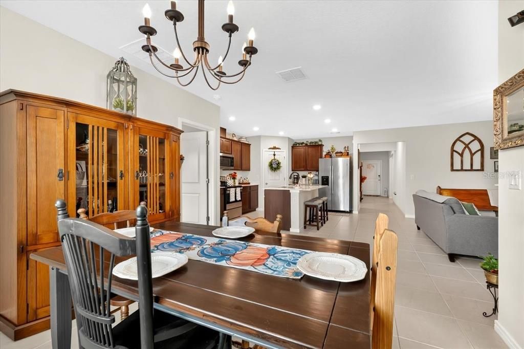 En Venta: $335,461 (3 camas, 2 baños, 1817 Pies cuadrados)