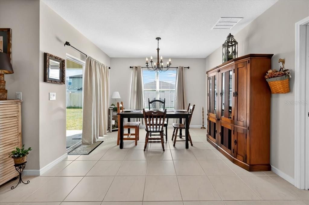 En Venta: $335,461 (3 camas, 2 baños, 1817 Pies cuadrados)