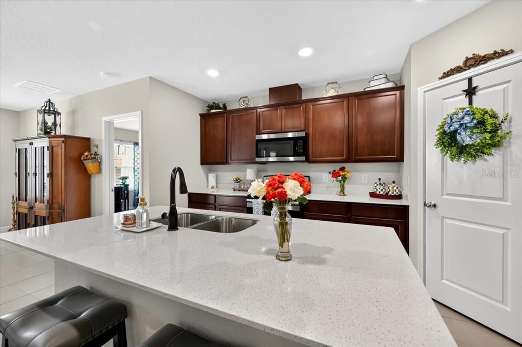 En Venta: $335,461 (3 camas, 2 baños, 1817 Pies cuadrados)