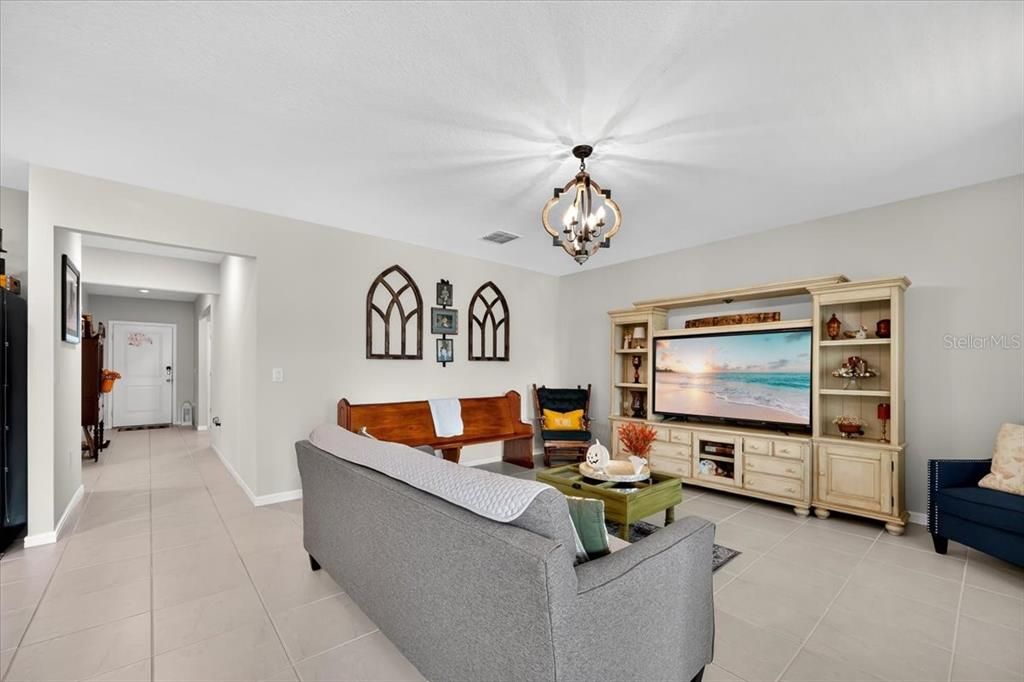 En Venta: $335,461 (3 camas, 2 baños, 1817 Pies cuadrados)