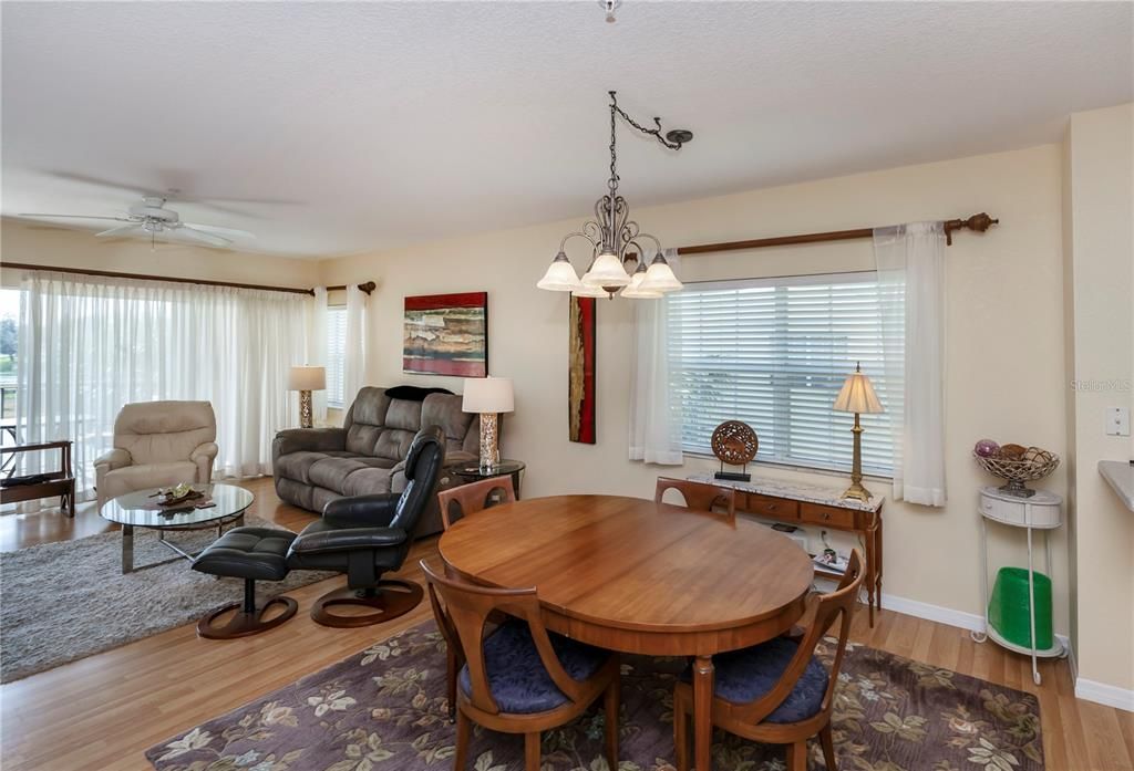 Active With Contract: $219,900 (3 beds, 2 baths, 1207 Square Feet)